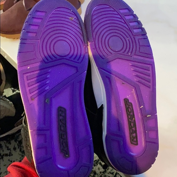 Jordan’s men size 8.5 - Picture 3 of 3